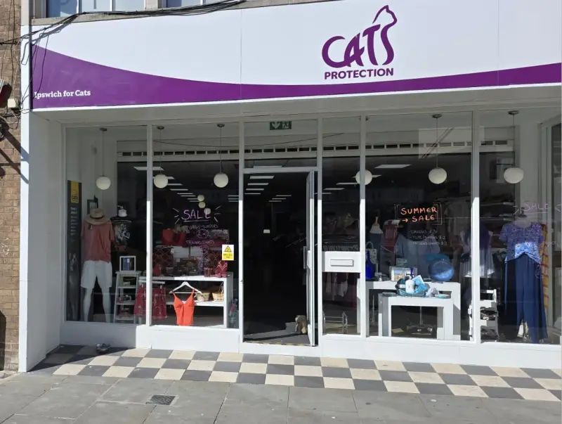 Cats Protection shop front spraying rollout by Vanda Coatings