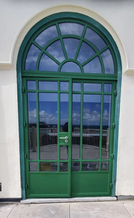 Powder coated aluminium windows restored on-site by Vanda Coatings